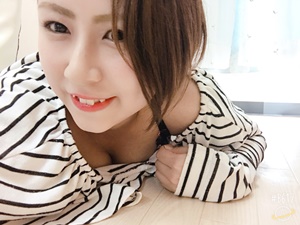 DXLIVE�̗L���`���b�g�ɏo�����Ă���sunHINATA3