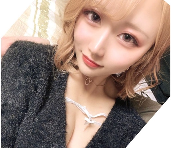 dxliveのチャットレディpoyuinaoqその1